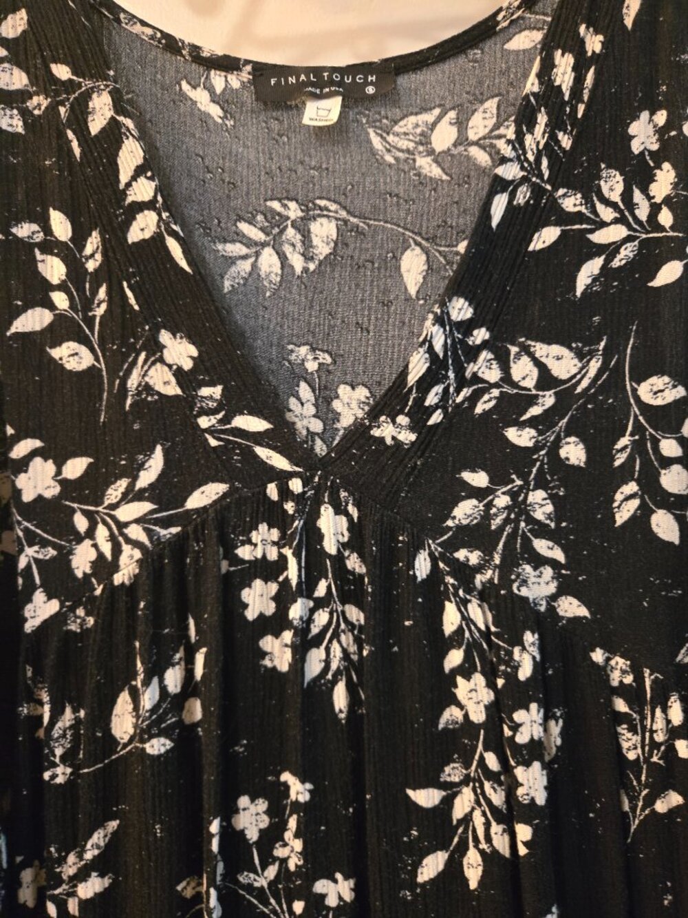 Floral Top - Picture 3 of 4